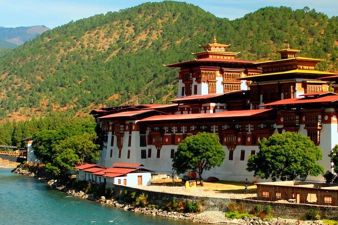 Bhutan Tour- 4 DAYS 3 NIGHTS - Key highlights that make this Bhutan trip feel smooth
