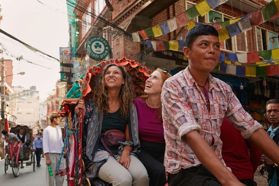Kathmandu at Sunset: Explore the City on Rickshaw - Kathmandu Durbar Square: Sitting in the Temple Squares