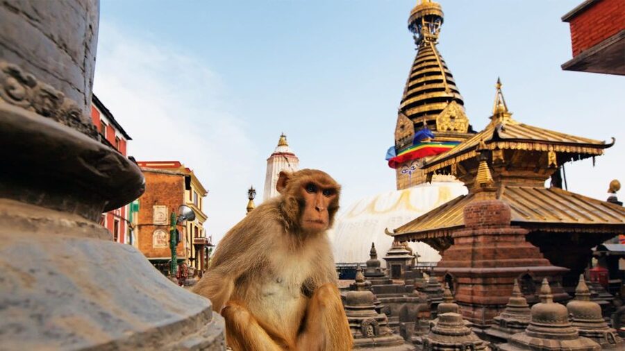 Kathmandu: Chandragiri cable car & Swayambhunath Tour - Bhaleshwor Mahadev Temple on Chandragiri: the hilltop stop with purpose