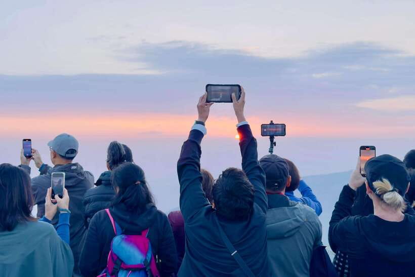 Kathmandu: Nagarkot Sunrise & Hike with Lunch -Private/Group - The guided descent toward Changu Narayan Temple