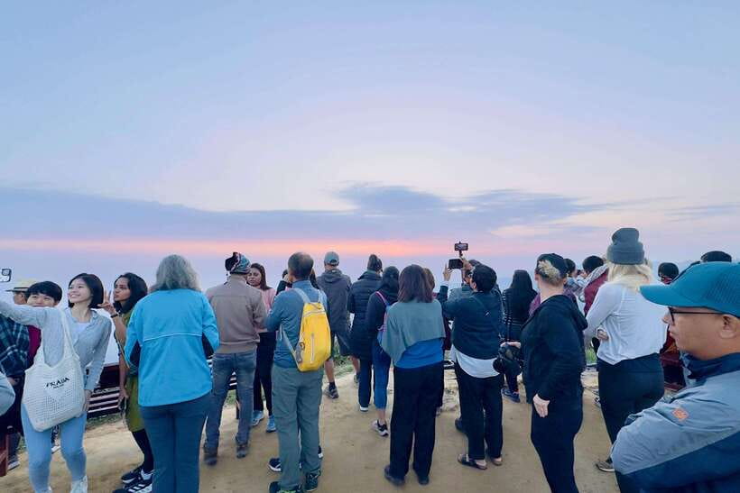 Kathmandu: Nagarkot Sunrise & Hike with Lunch -Private/Group - Lunch box, water, and the optional Club Himalaya breakfast