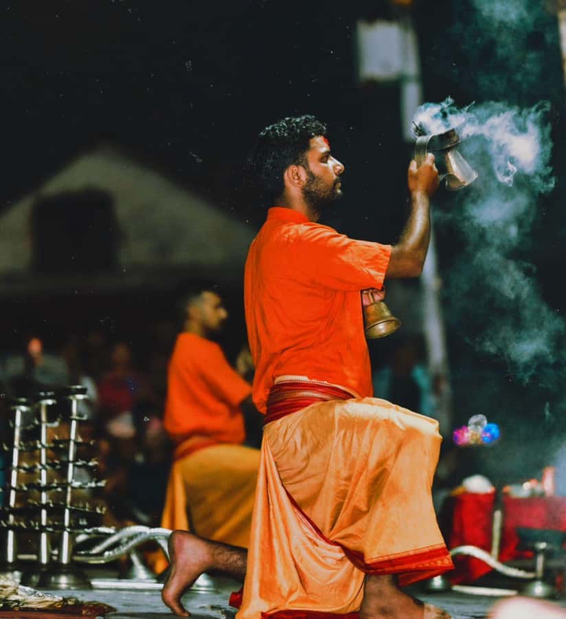 Kathmandu: Pashupatinath Aarati & Cremation Evening Tour - Temple details that are worth your attention (and not just the skyline shots)