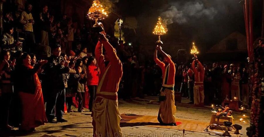 Kathmandu: Pashupatinath Temple Aarti Night Tour - From Hotel Pickup to Temple Arrival: The 3-Hour Rhythm