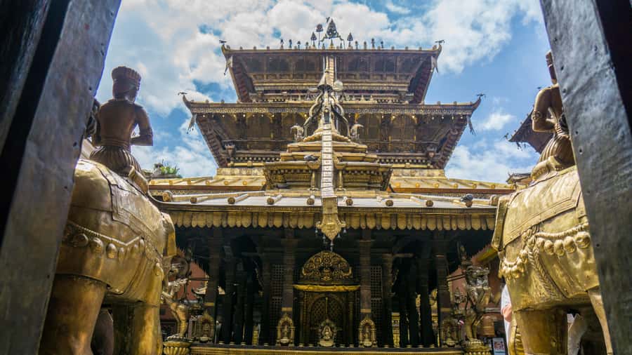 Kathmandu: Private Patan and Bhaktapur Sightseeing Tour - Patan Durbar Square: the Malla kings’ stone-and-craft show