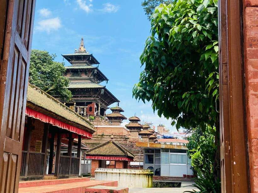 Kathmandu: Private UNESCO World Heritage Site Tour - The private guide and car: how you save time and stress
