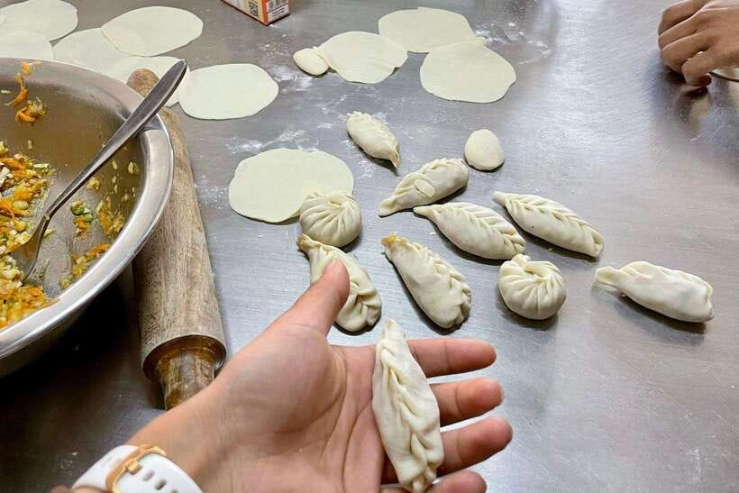 Kathmandu: Traditional Momo Making Class & Pickup - The 1 PM start: what “2 hours” really feels like