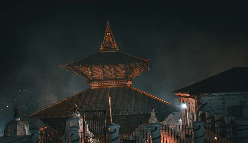 Katmandu: Pashupatinath Open Cremation & Evening Aarati - The Aarati ceremony: how the 5:30 PM arrival makes or breaks your view