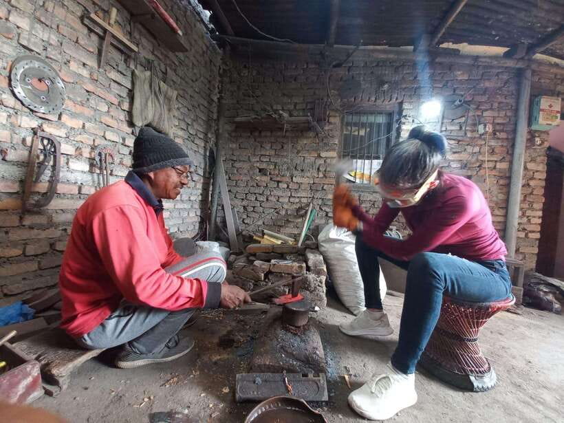 Knife Khukuri Making Workshop - The parts you watch: how the knife becomes sharp