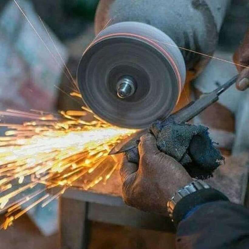 Knife Khukuri Making Workshop - Making the handle and knowing what you can upgrade