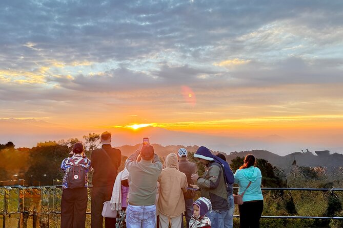 Nagarkot Sunrise View & Morning Hike with Lunch- Private/Group - What you’ll see: sunrise over the Everest region