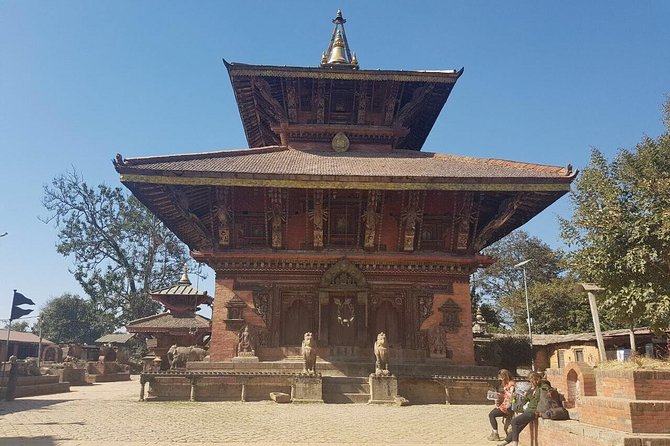 Private Day Tour in Kathmandu Valley Rim with Bhaktapur Sightseeing - Door-to-Door Pickup, and Why It Can Save Your Whole Day