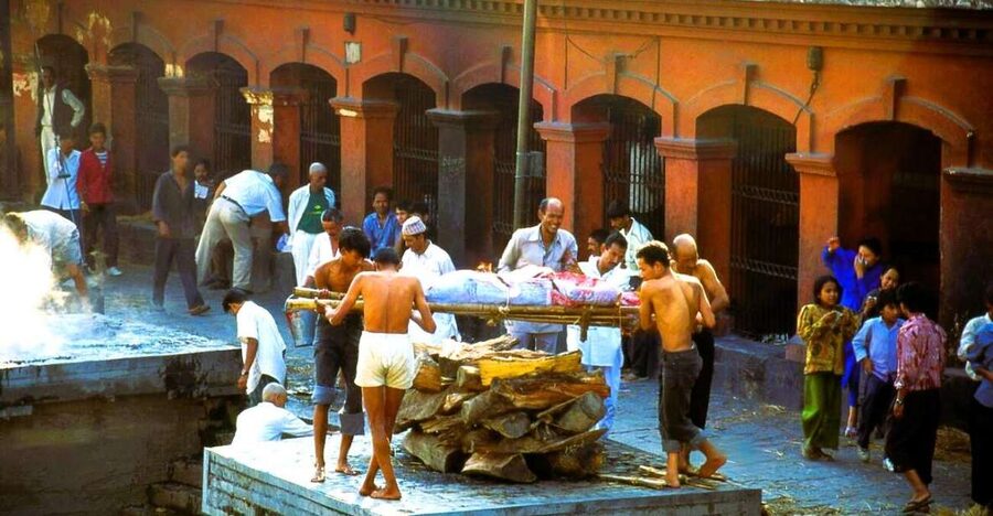 Sacred Pashupatinath: Aarati,Cremation Rites & Boudha Stupa - Pashupatinath Temple Complex: Sacred Space, Strong Boundaries