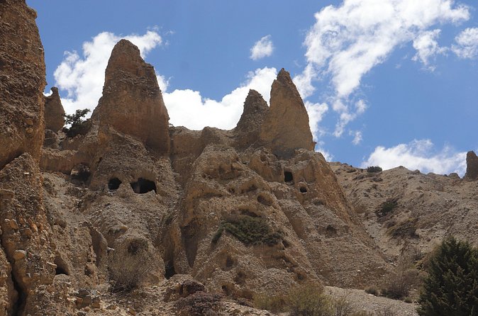 Upper Mustang Trekking - Dhakmar to Ghami: gompas, valley walking, and apple gardens again